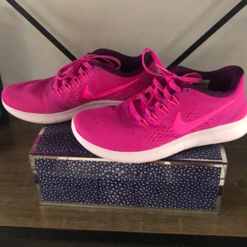 Nike Free Runs